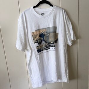 UNIQLO GraphicWhite T-Shirt